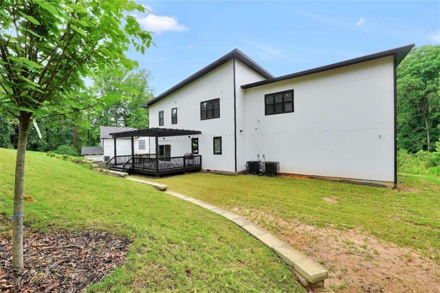 Exterior details and patio area of a home in , Atlanta (Image 31).