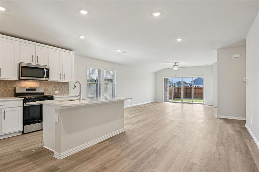 Furnished interior view inside a new home in Stonehaven, Seagoville (Image 8).