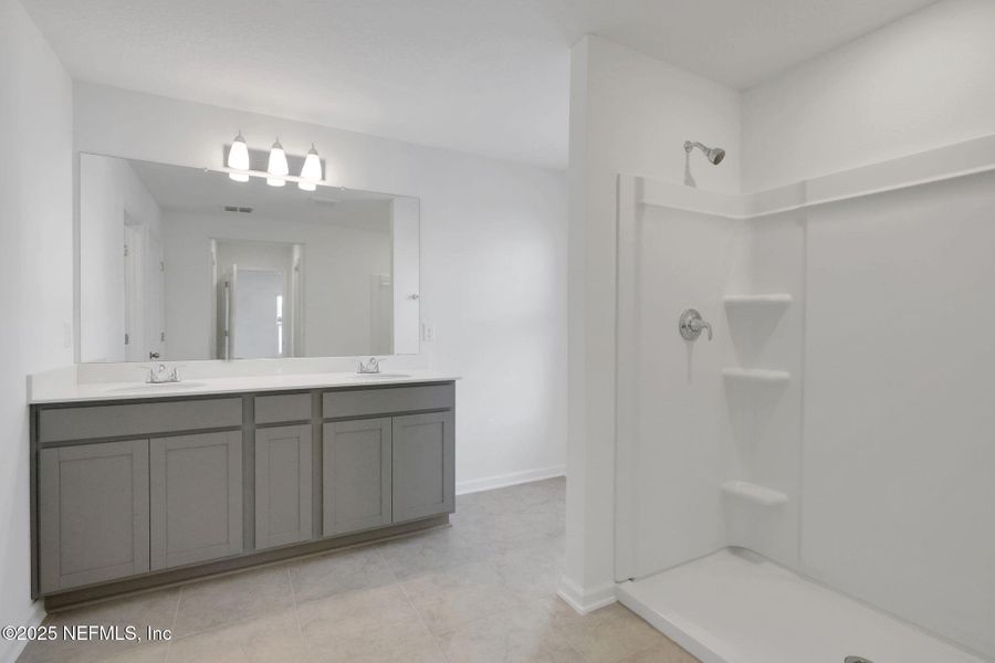 Furnished interior view inside a new home in Cedar Creek, Jacksonville (Image 6).