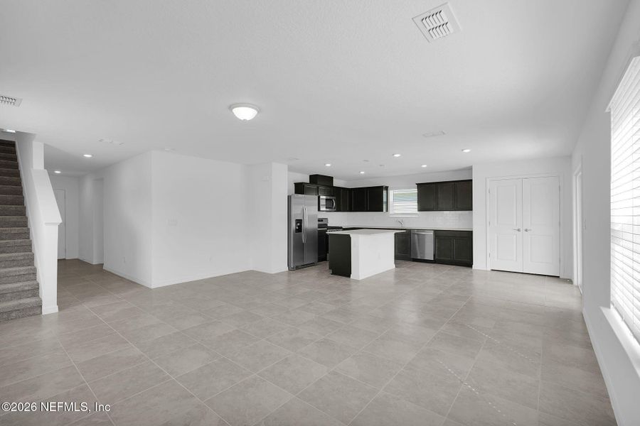 Spacious, unfurnished interior of a new home in Wells Landing, Jacksonville (Image 33).