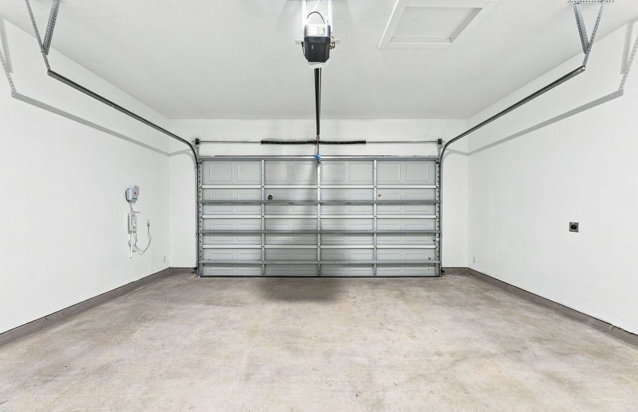 Spacious, unfurnished interior of a new home in Kuempel Estates, Pflugerville (Image 64).