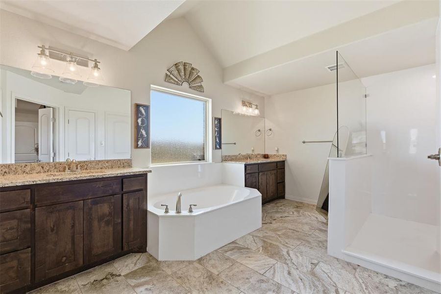 Furnished interior view inside a new home in , Grandview (Image 18).