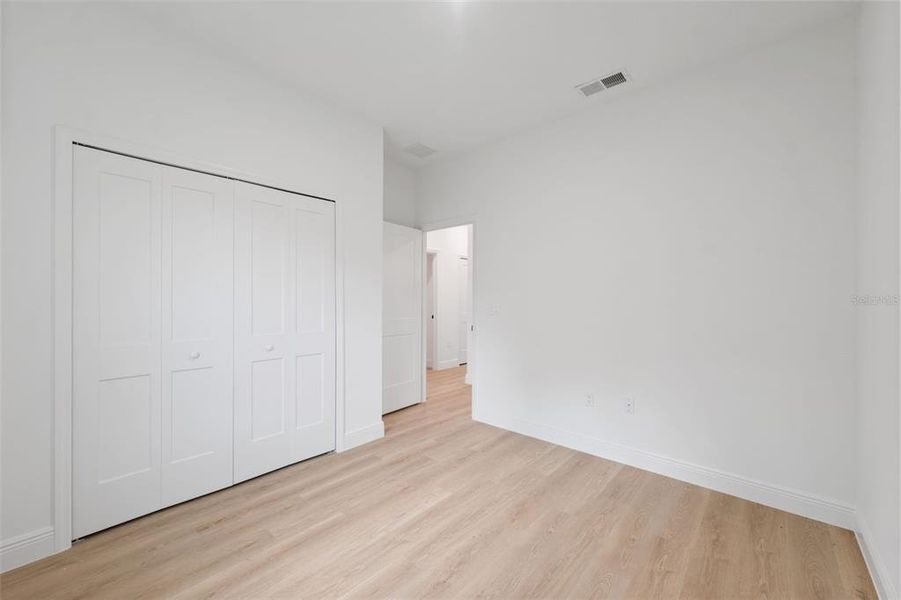 Spacious, unfurnished interior of a new home in , Ocala (Image 24).