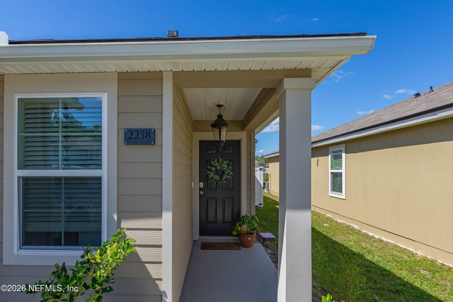 Exterior details and patio area of a home in , Green Cove Springs (Image 4).