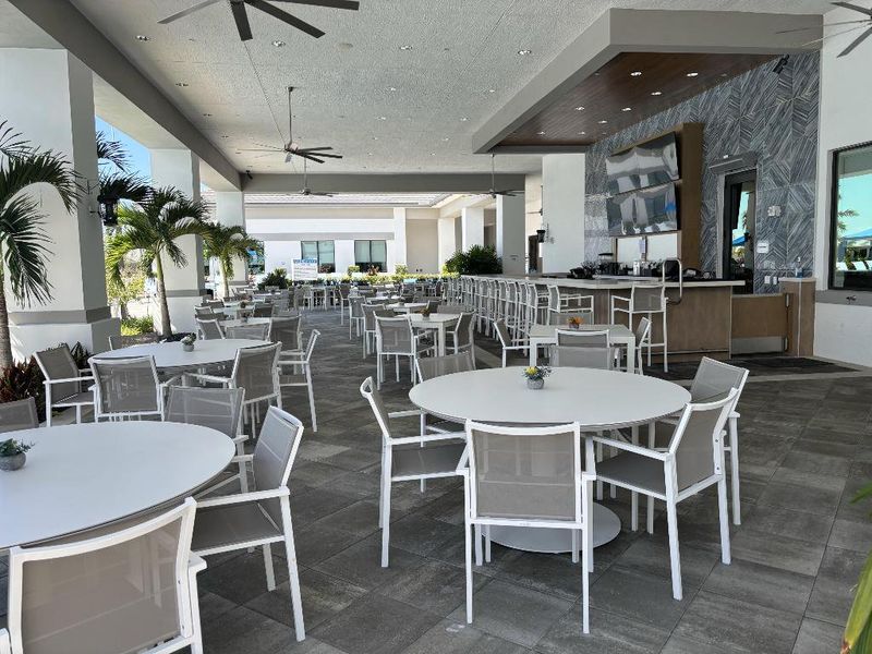 Valencia Walk Amenities