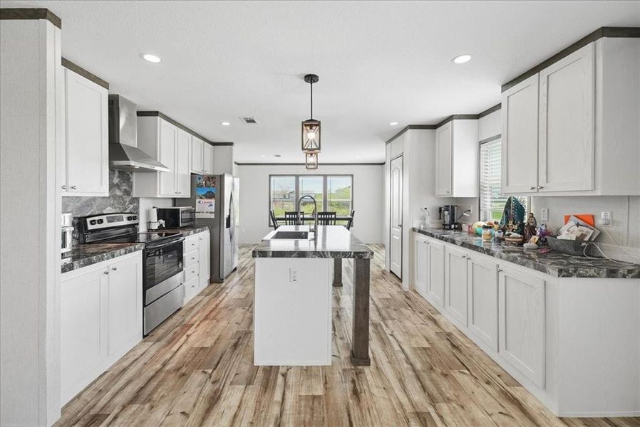 Furnished interior view inside a new home in , Cleburne (Image 12).