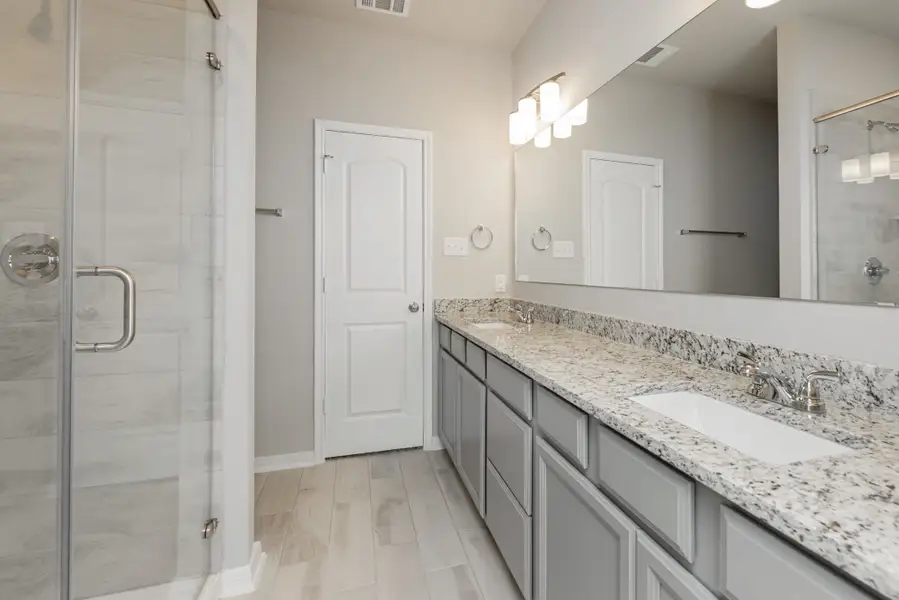 Furnished interior view inside a new home in Hilltop Heights, Waco (Image 3).