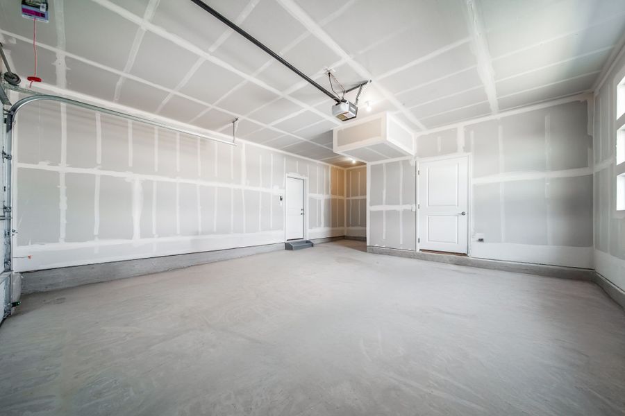Spacious, unfurnished interior of a new home in The Reserve at Green Valley Ranch, Aurora (Image 21).