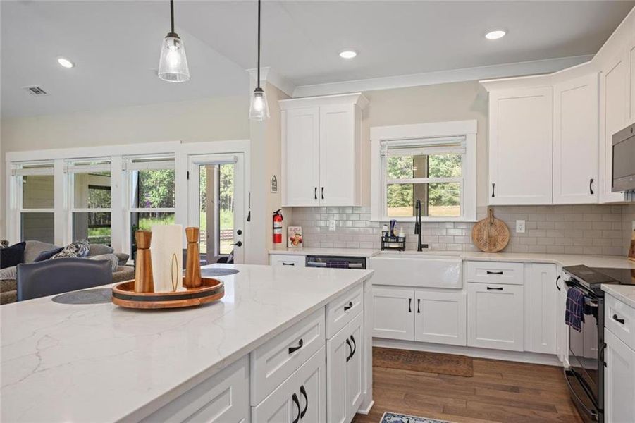 Furnished interior view inside a new home in , Dallas (Image 21).