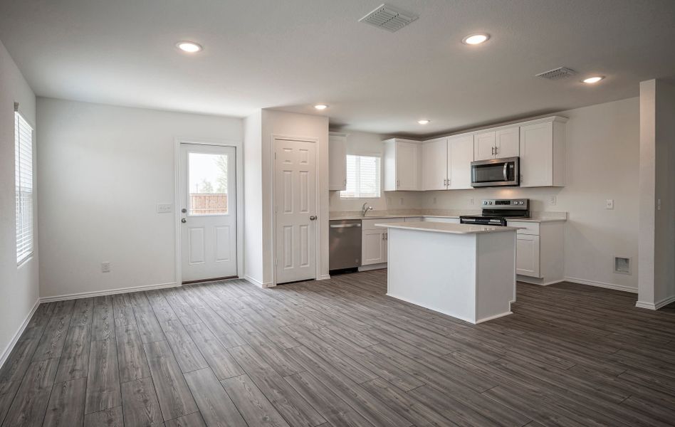 Representative unfurnished interior of a home built from the Enloe by Centex in Dove Song, Marion (Image 18).