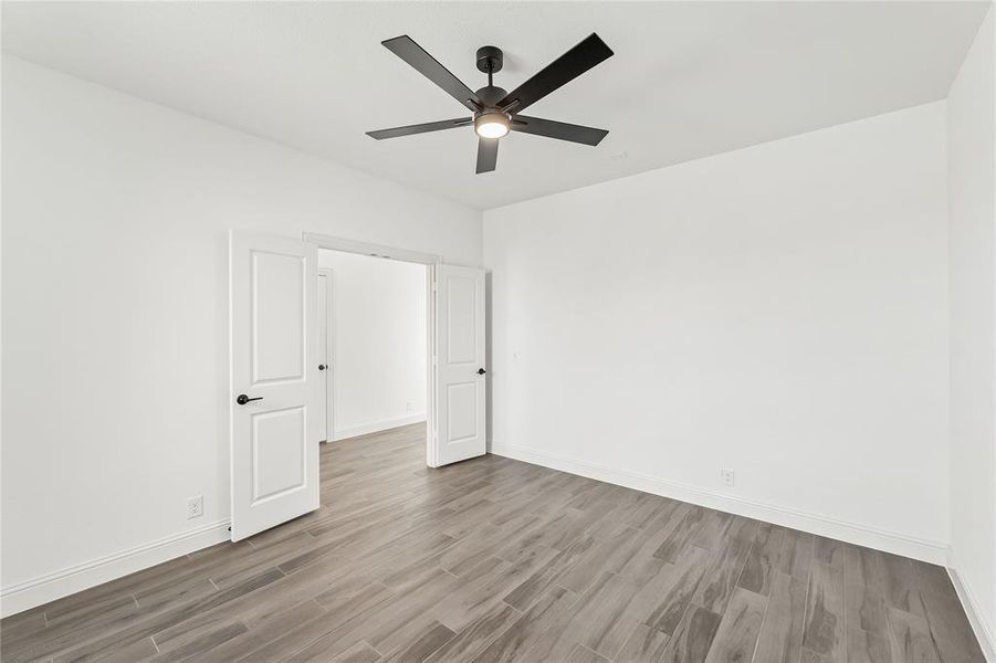 Spacious, unfurnished interior of a new home in Crystal Lake Estates, Red Oak (Image 31).