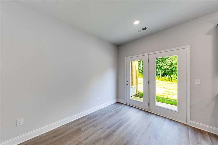 Spacious, unfurnished interior of a new home in , Homer (Image 13).