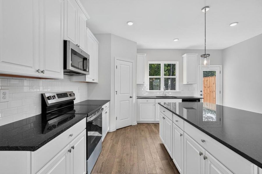 Furnished interior view inside a new home in Rosewood Farm, Lawrenceville (Image 19).
