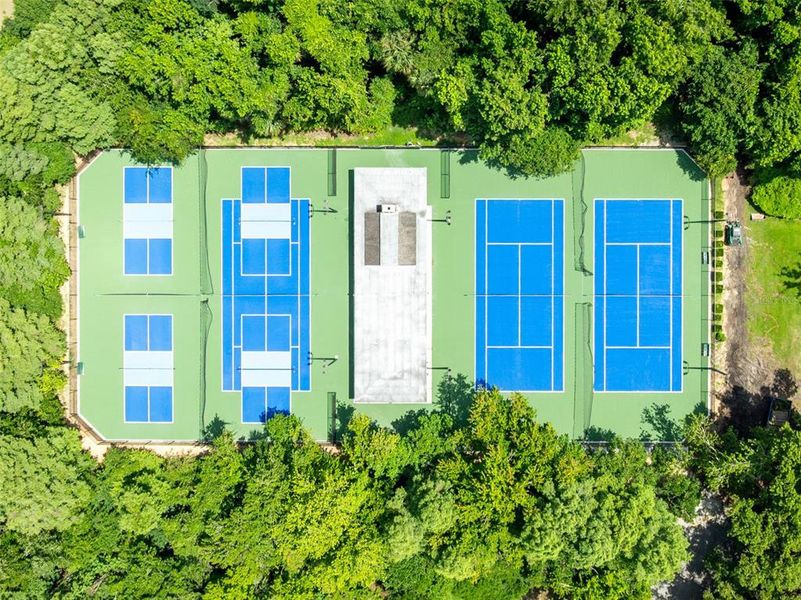Community amenities in , Longwood (Image 26).