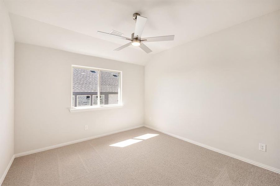 Spacious, unfurnished interior of a new home in Sunset Ridge, Alvarado (Image 32).