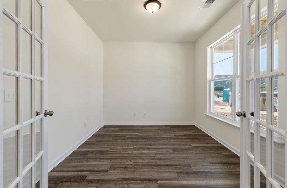Spacious, unfurnished interior of a new home in Oakley Pointe, Moncks Corner (Image 22).