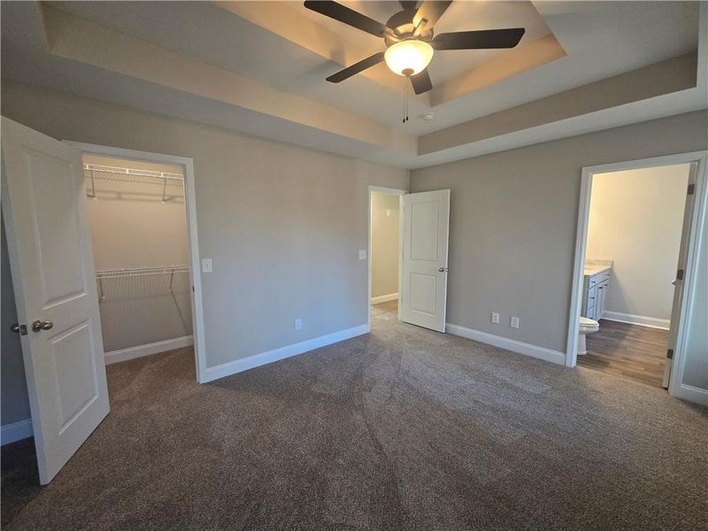 Spacious, unfurnished interior of a new home in , Gainesville (Image 14).