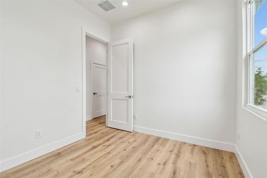 Spacious, unfurnished interior of a new home in , St. Petersburg (Image 29). Spacious, unfurnished interior of a new home in , St. Petersburg (Image 29).