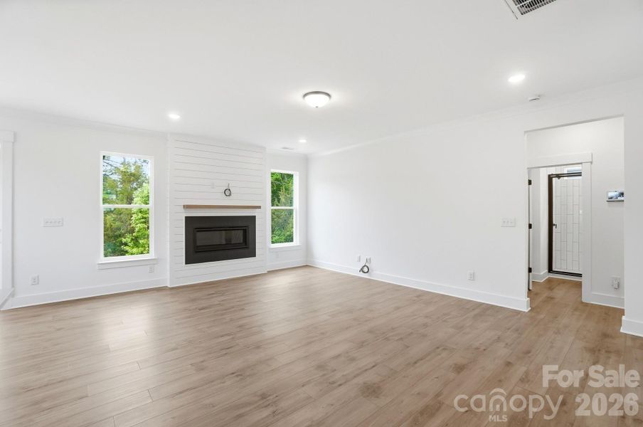Spacious, unfurnished interior of a new home in Robinson Oaks, Gastonia (Image 38).
