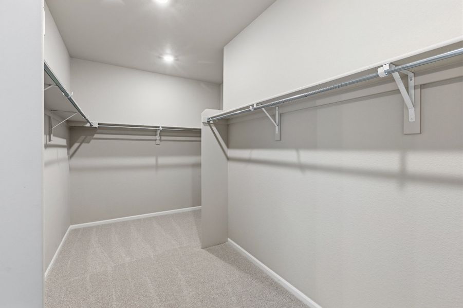 Spacious, unfurnished interior of a new home in The Estates Collection at Murphy Creek, Aurora (Image 20).