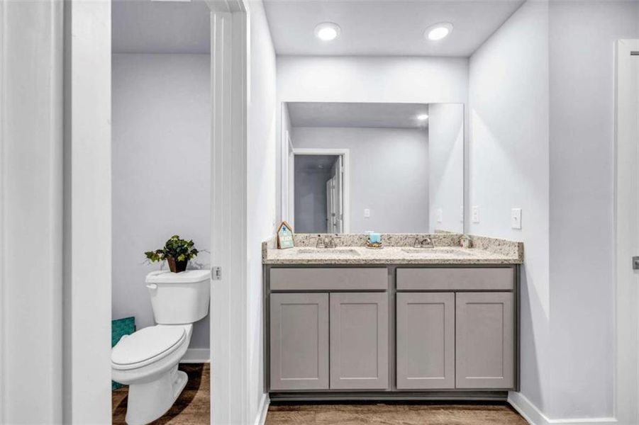 Furnished interior view inside a new home in Palmetto Oaks Phase III, Palmetto (Image 11). Furnished interior view inside a new home in Palmetto Oaks Phase III, Palmetto (Image 11).