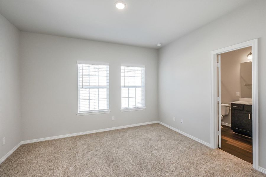 Spacious, unfurnished interior of a new home in , Houston (Image 41).