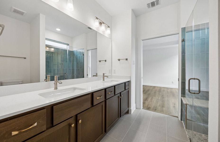 Furnished interior view inside a new home in Del Webb in Chambers Creek, Willis (Image 16).