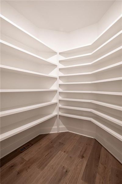 Spacious, unfurnished interior of a new home in , Atlanta (Image 40).