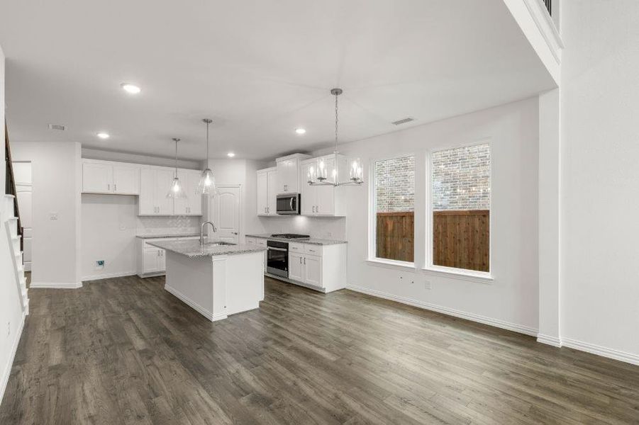 18. 2228 Aspen Chase - Dining