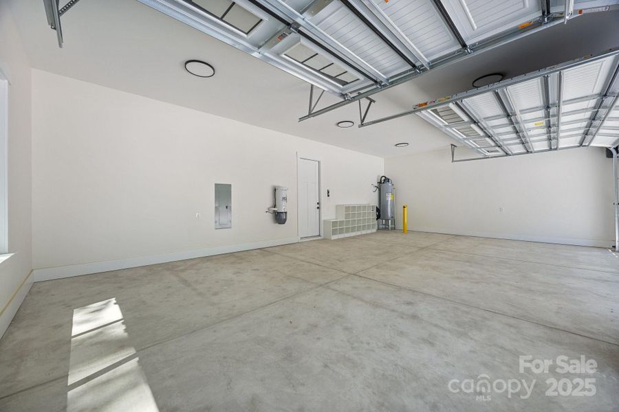 Spacious, unfurnished interior of a new home in , Waxhaw (Image 27).