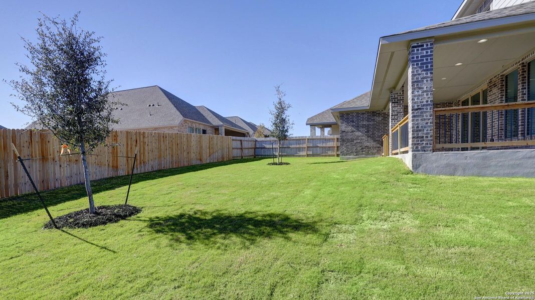 Exterior details and patio area of a home in Arcadia Ridge 50', San Antonio (Image 4).
