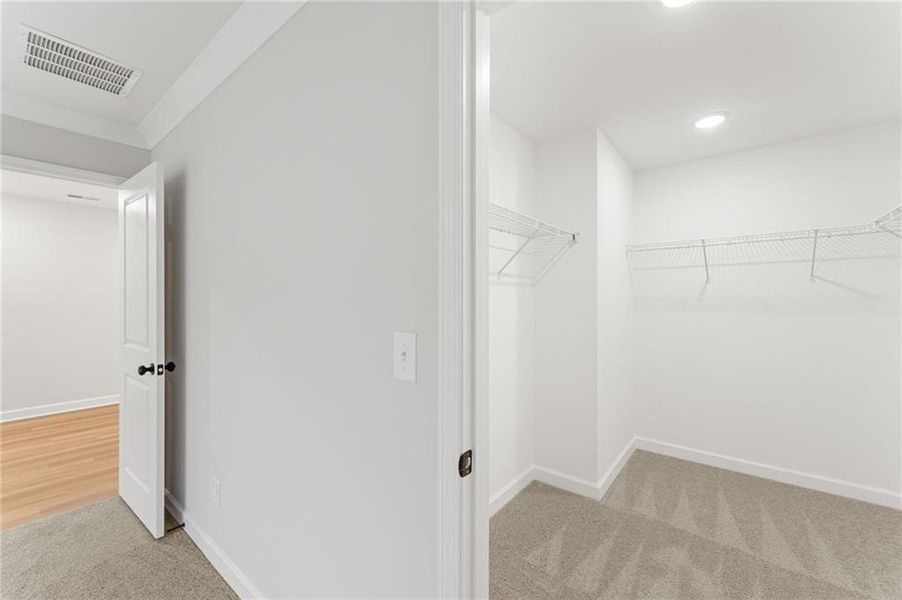 Spacious, unfurnished interior of a new home in Cherokee Township, Acworth (Image 20).