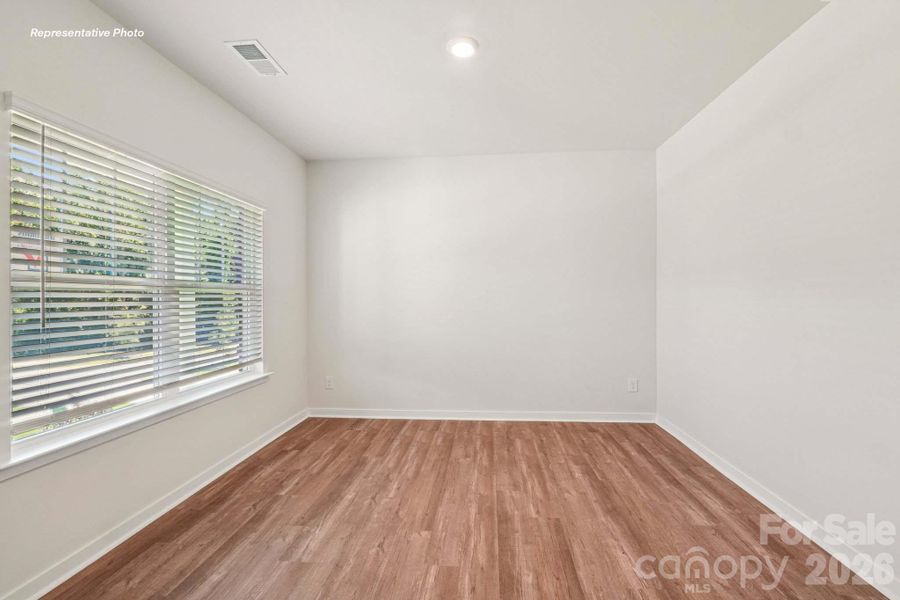 Spacious, unfurnished interior of a new home in Reedy Creek Preserve, Charlotte (Image 13).