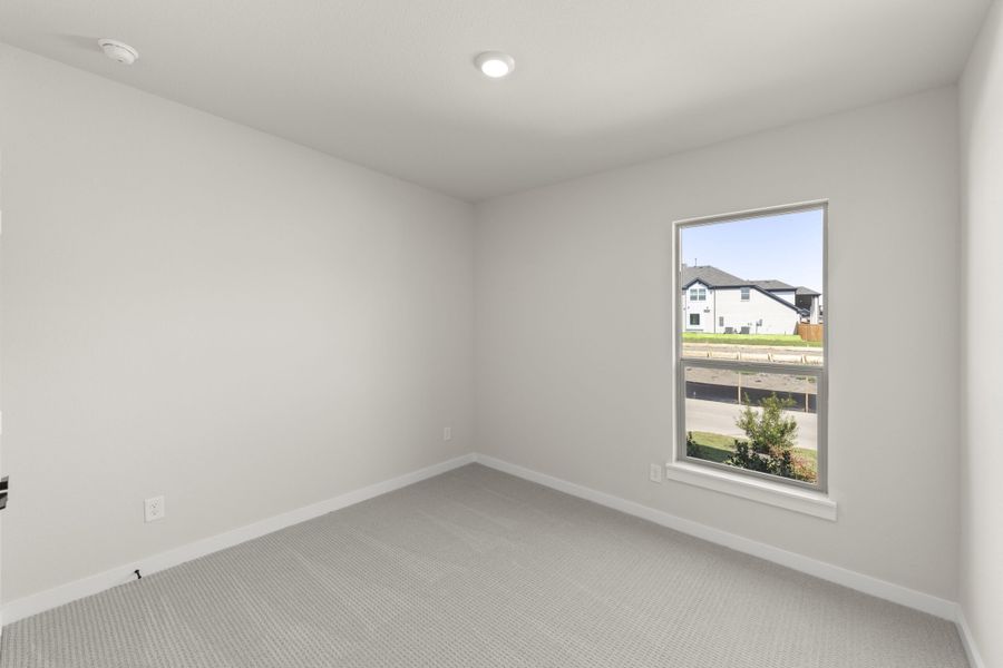 Spacious, unfurnished interior of a new home in Cottonwood Creek, Rowlett (Image 20).