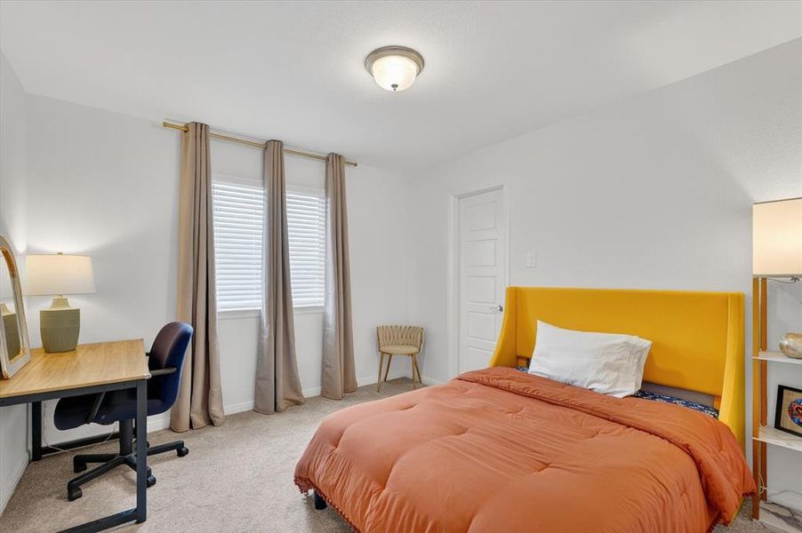 Furnished interior view inside a new home in Meadow Run, Melissa (Image 16).