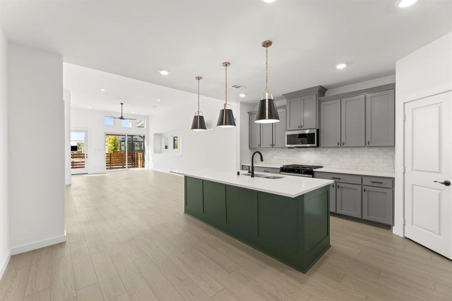 1700 Morningside_3112_Hickory II_Kitchen (2) 1700 Morningside_3112_Hickory II_Kitchen (2)