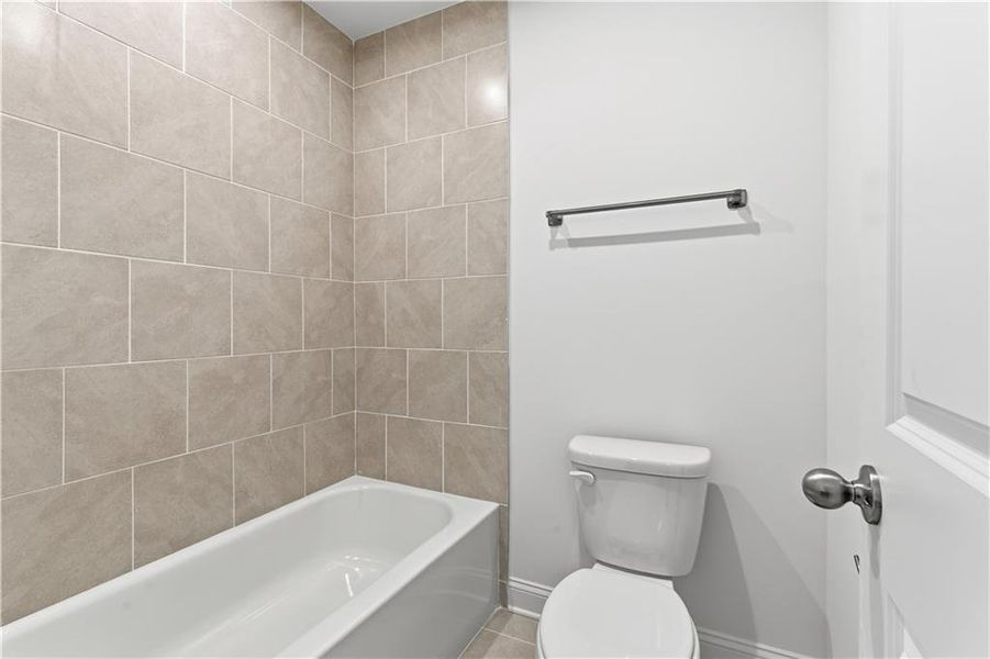 Furnished interior view inside a new home in The Estates at Hurricane Pointe, Douglasville (Image 16). Furnished interior view inside a new home in The Estates at Hurricane Pointe, Douglasville (Image 16).