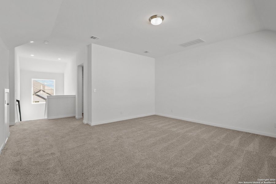 Spacious, unfurnished interior of a new home in Stillwater Ranch, San Antonio (Image 26). Spacious, unfurnished interior of a new home in Stillwater Ranch, San Antonio (Image 26).