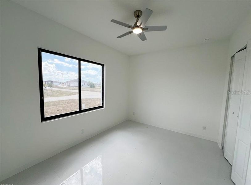 Spacious, unfurnished interior of a new home in , Cape Coral (Image 21).