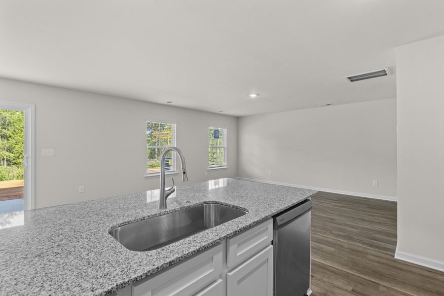 Representative interior finishes for a home built from the Cedar B by McGuinn Homes in Willow Lake, Blythewood (Image 13).