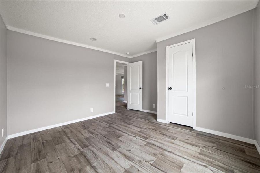 Spacious, unfurnished interior of a new home in , Okeechobee (Image 19).