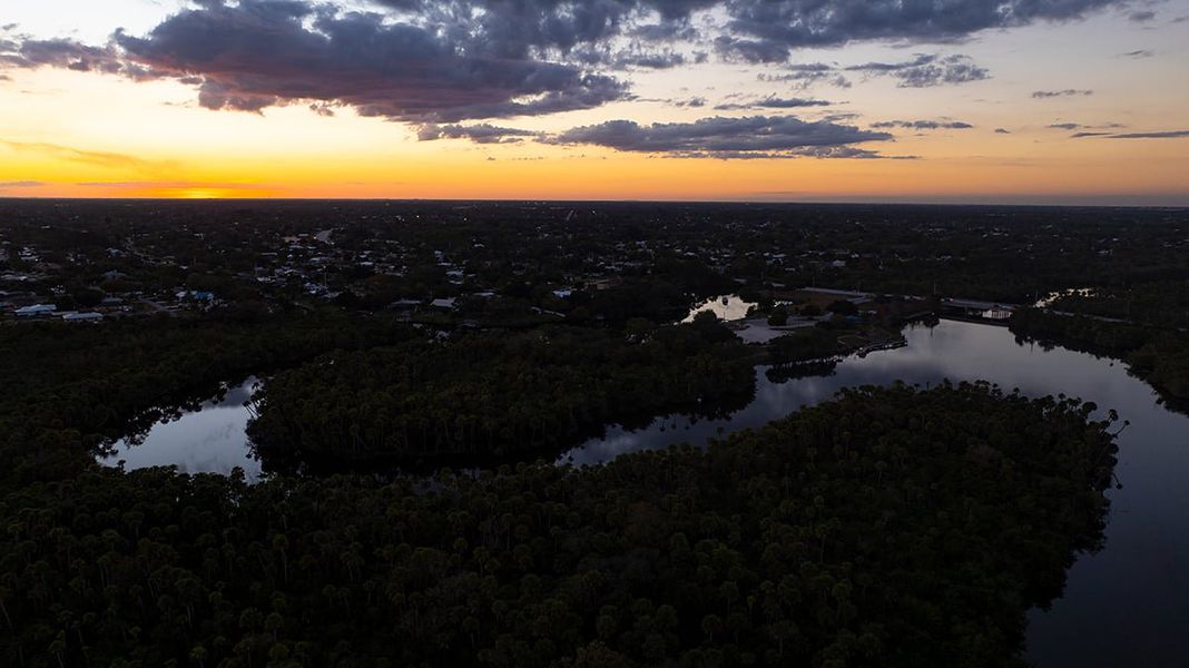 Natural landscape and outdoor views near Veranda Oaks in Port St. Lucie (Image 100).