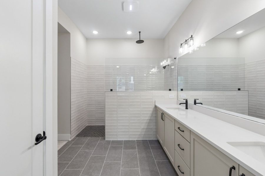 Owner's Bath