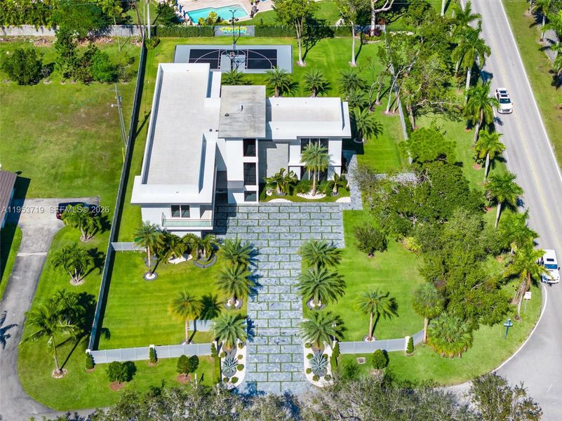 Image 42 of a home in .