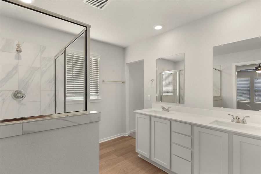 REPRESENTATIVE OF FLOOR PLAN ONLY REPRESENTATIVE OF FLOOR PLAN ONLY