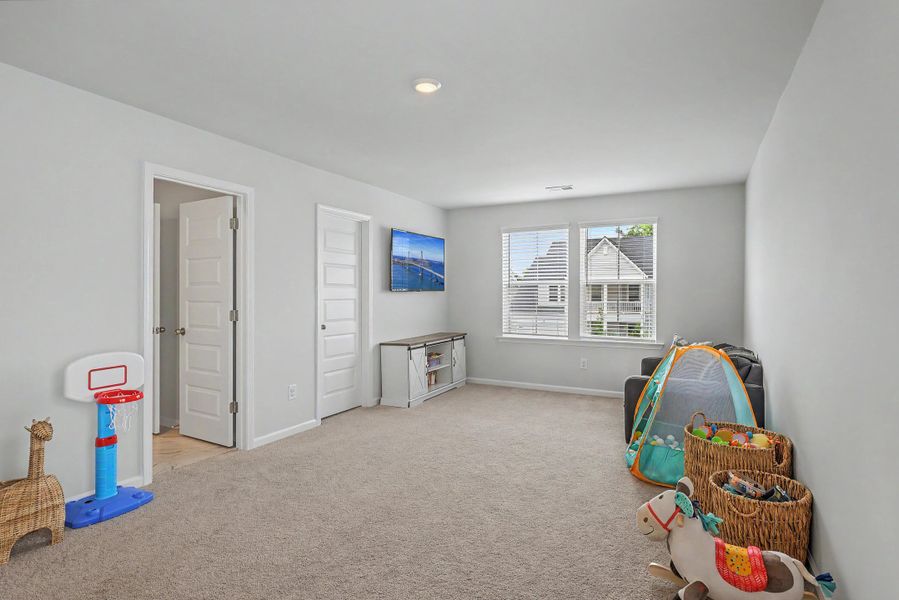 Spacious, unfurnished interior of a new home in Limehouse Farms, Summerville (Image 21).