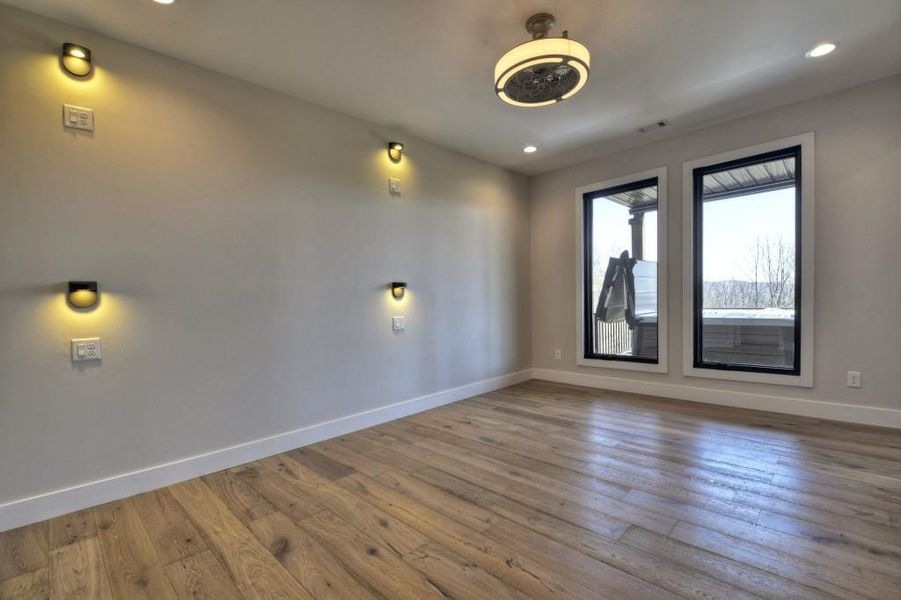 Spacious, unfurnished interior of a new home in , Blue Ridge (Image 21).