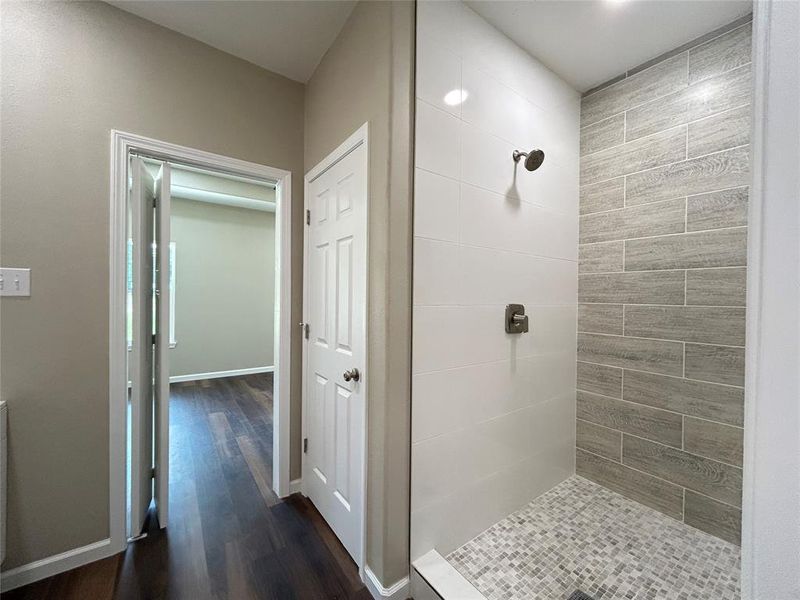 Spacious, unfurnished interior of a new home in , Sulphur Springs (Image 17). Spacious, unfurnished interior of a new home in , Sulphur Springs (Image 17).