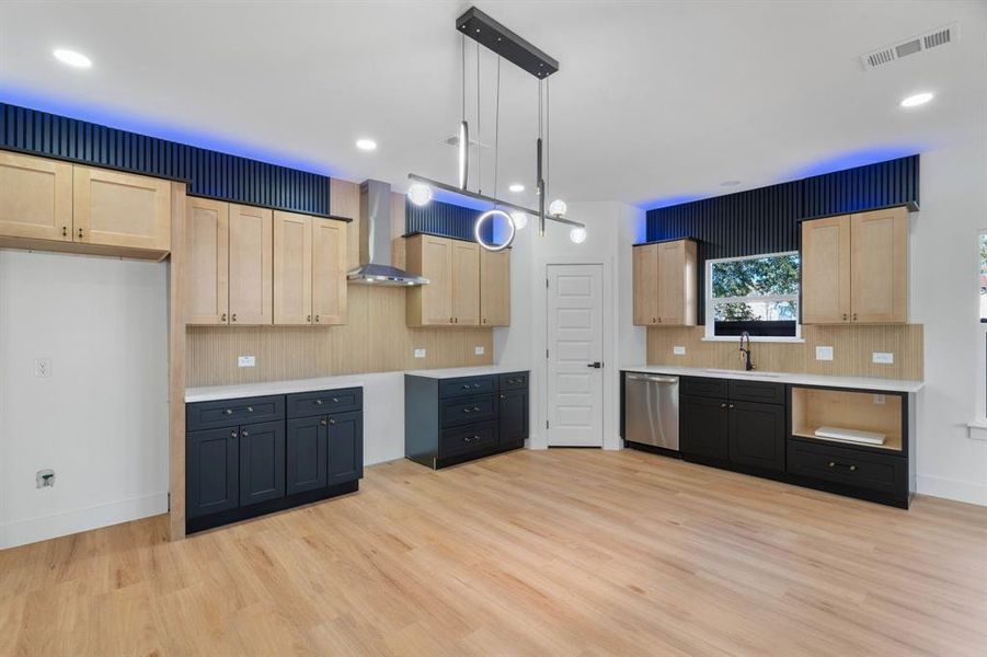 Furnished interior view inside a new home in , Dallas (Image 8). Furnished interior view inside a new home in , Dallas (Image 8).