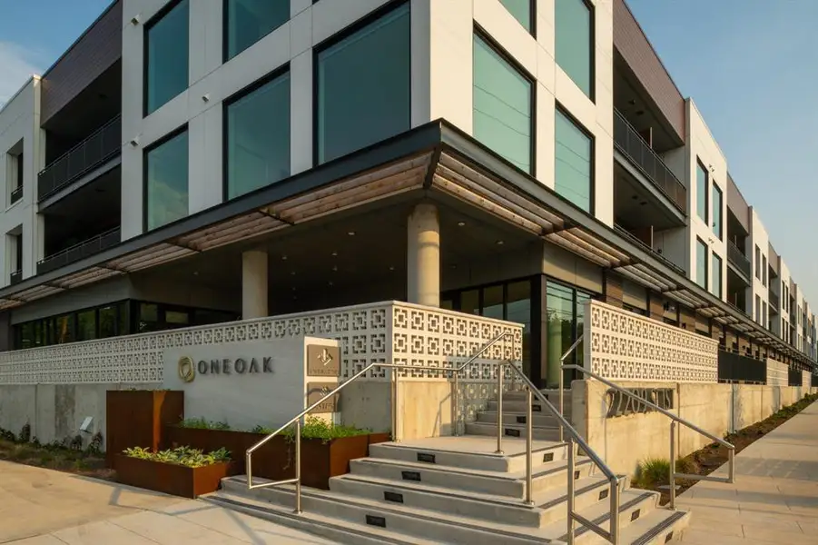 Condo located in Austin, TX showcasing its design and architecture (Image 3).